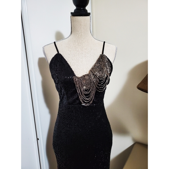 Dress - Picture 3 of 9